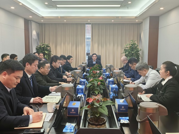 王思軍在省城市更新等三家公司重點(diǎn)工作推進(jìn)會(huì)上強(qiáng)調(diào)要以新作風(fēng)、新?lián)?dāng)，實(shí)現(xiàn)新發(fā)展